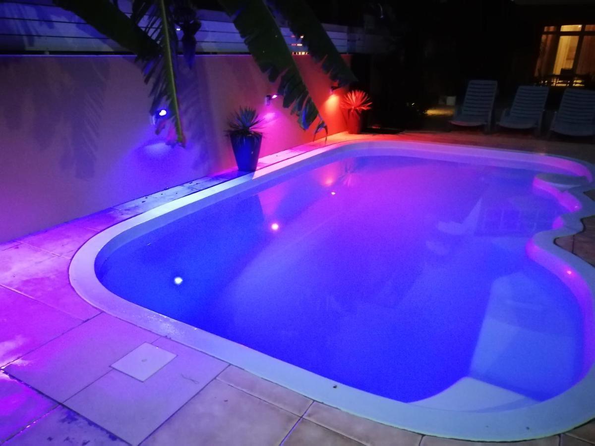 Seacret Bay Pereybere Beach Exterior foto